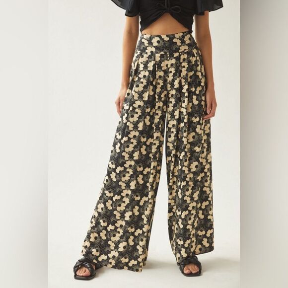 Corey Lynn Calter Floral Pleated Wide Leg Pants, sold at Anthropologie - Picture 4 of 13